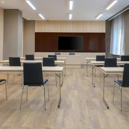 Ac By Marriott מלון